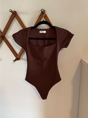 Aritzia Babaton Chocolate Brown Square Neck Bodysuit